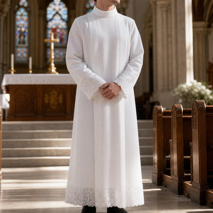 Weißes liturgisches Album mit Spitzenbesatz von Christianartworkshop für sakrale Zeremonien - image 0