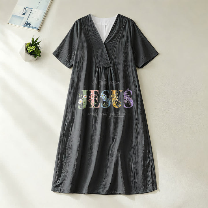 Christianartworkshop Sei die Person, die Jesus sich wünscht – Blumenkleid mit Jesusmotiv, V-Ausschnitt und kurzen Ärmeln - Schwarz - 4XL - image 8