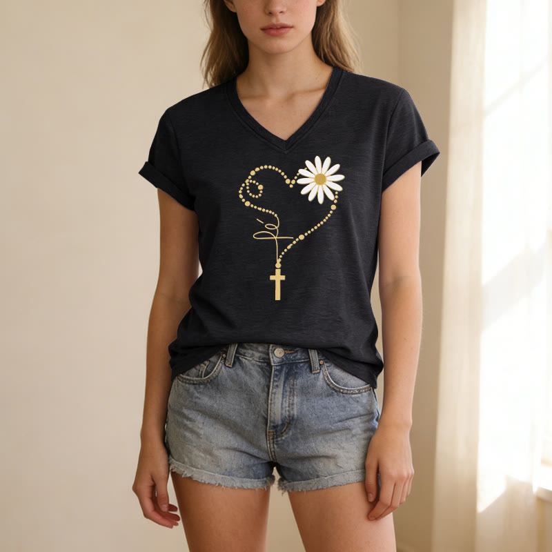 Christianartworkshop Lässiges T-Shirt mit goldenem Punkt, Herz, Kreuz und Gänseblümchenmuster sowie V-Ausschnitt - image 3