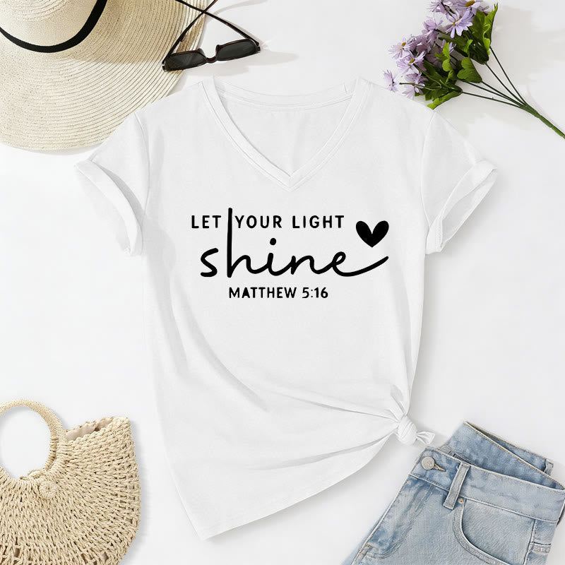 Christianartworkshop Lass dein Licht leuchten (Matthäus 5,16) – Lässiges T-Shirt mit Herzmotiv und V-Ausschnitt - Weiß - 2XL - image 12