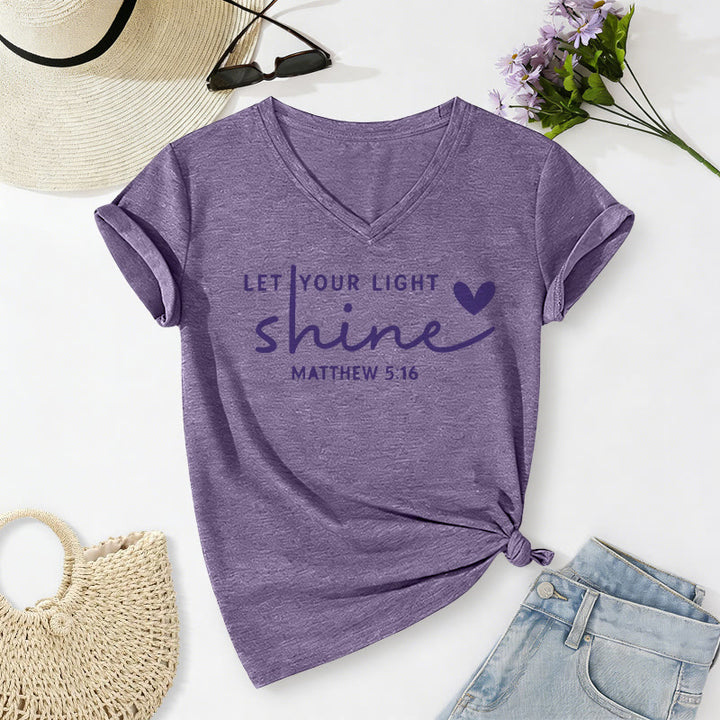 Christianartworkshop Lass dein Licht leuchten (Matthäus 5,16) – Lässiges T-Shirt mit Herzmotiv und V-Ausschnitt - Lila - 2XL - image 18
