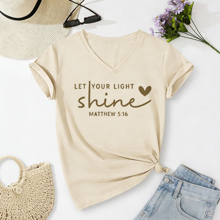 Christianartworkshop Lass dein Licht leuchten (Matthäus 5,16) – Lässiges T-Shirt mit Herzmotiv und V-Ausschnitt - Beige - 2XL - image 0