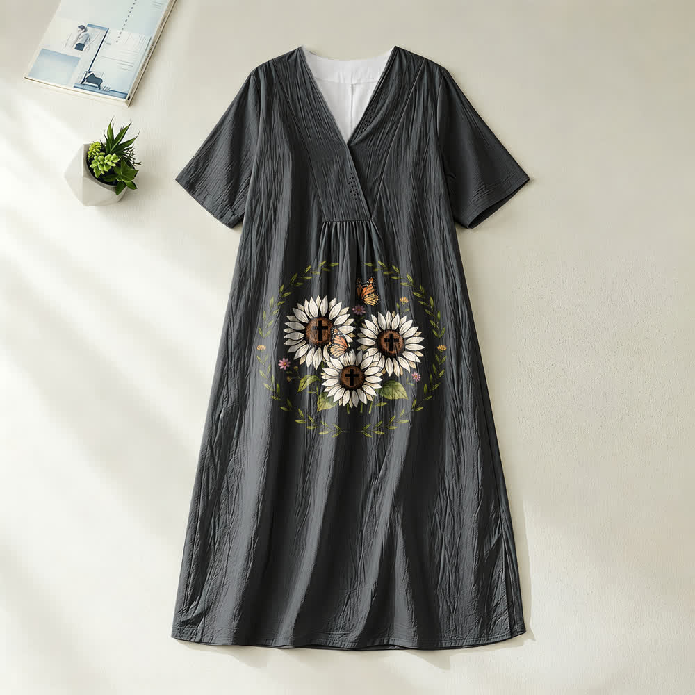 Christianartworkshop Andachtskleid mit Sonnenblumenkreuz und Schmetterlingskranz, V-Ausschnitt und kurzen Ärmeln, Midi-Länge - Schwarz - 4XL - image 4