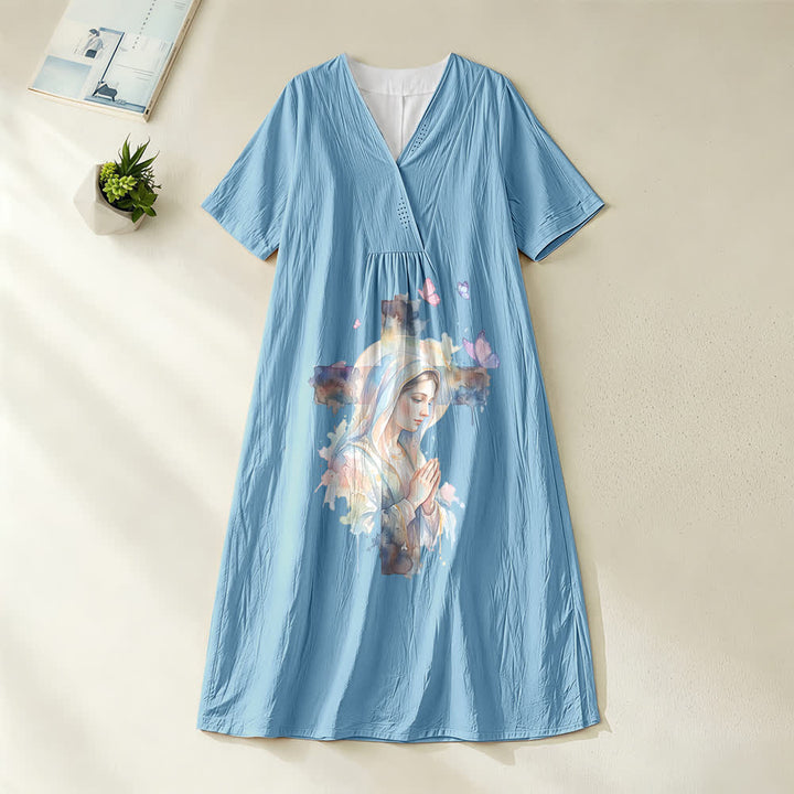 Christianartworkshop Aquarellkleid „Unsere Liebe Frau von Guadalupe & Schmetterlinge“ mit V-Ausschnitt und kurzen Ärmeln - Blau - 4XL - image 2