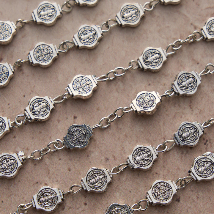 Christianartworkshop Achteckiger Rosenkranz mit der St.-Benedikt-Medaille und Kruzifix-Anhänger: Ein Symbol göttlichen Schutzes und unerschütterlichen Gebets - image 5