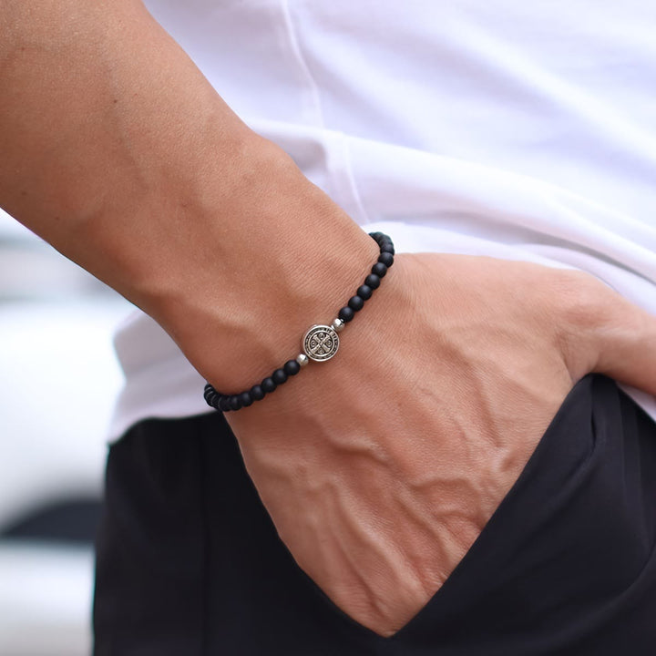 Christianartworkshop Elastisches Armband aus Natursteinperlen mit geprägten St.-Benedikt-Medaillen als Zwischenstücke: Ein Symbol göttlichen Schutzes - image 4