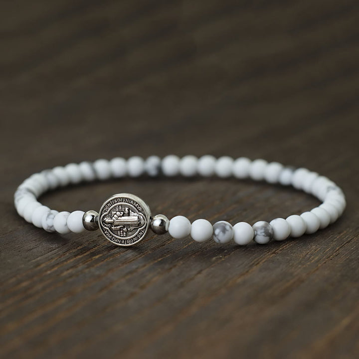 Christianartworkshop Elastisches Armband aus Natursteinperlen mit geprägten St.-Benedikt-Medaillen als Zwischenstücke: Ein Symbol göttlichen Schutzes - image 2