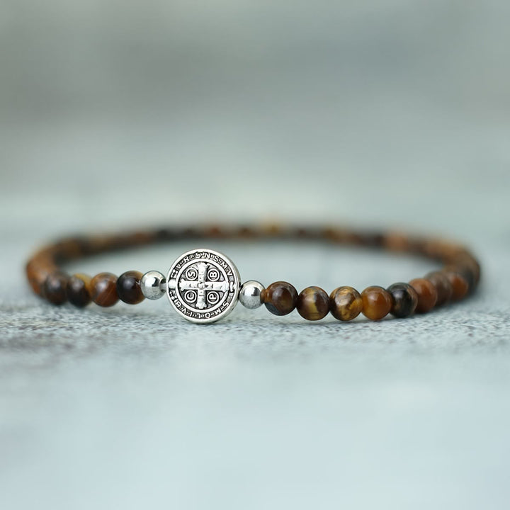 Christianartworkshop Elastisches Armband aus Natursteinperlen mit geprägten St.-Benedikt-Medaillen als Zwischenstücke: Ein Symbol göttlichen Schutzes - Tigeraugenstein - image 5
