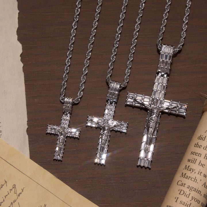 Christianartworkshop Baguette-Zirkon-Kreuzanhänger, komplett mit Strass besetzt, an einer gedrehten Seilkette, zweifarbige Halskette - image 1