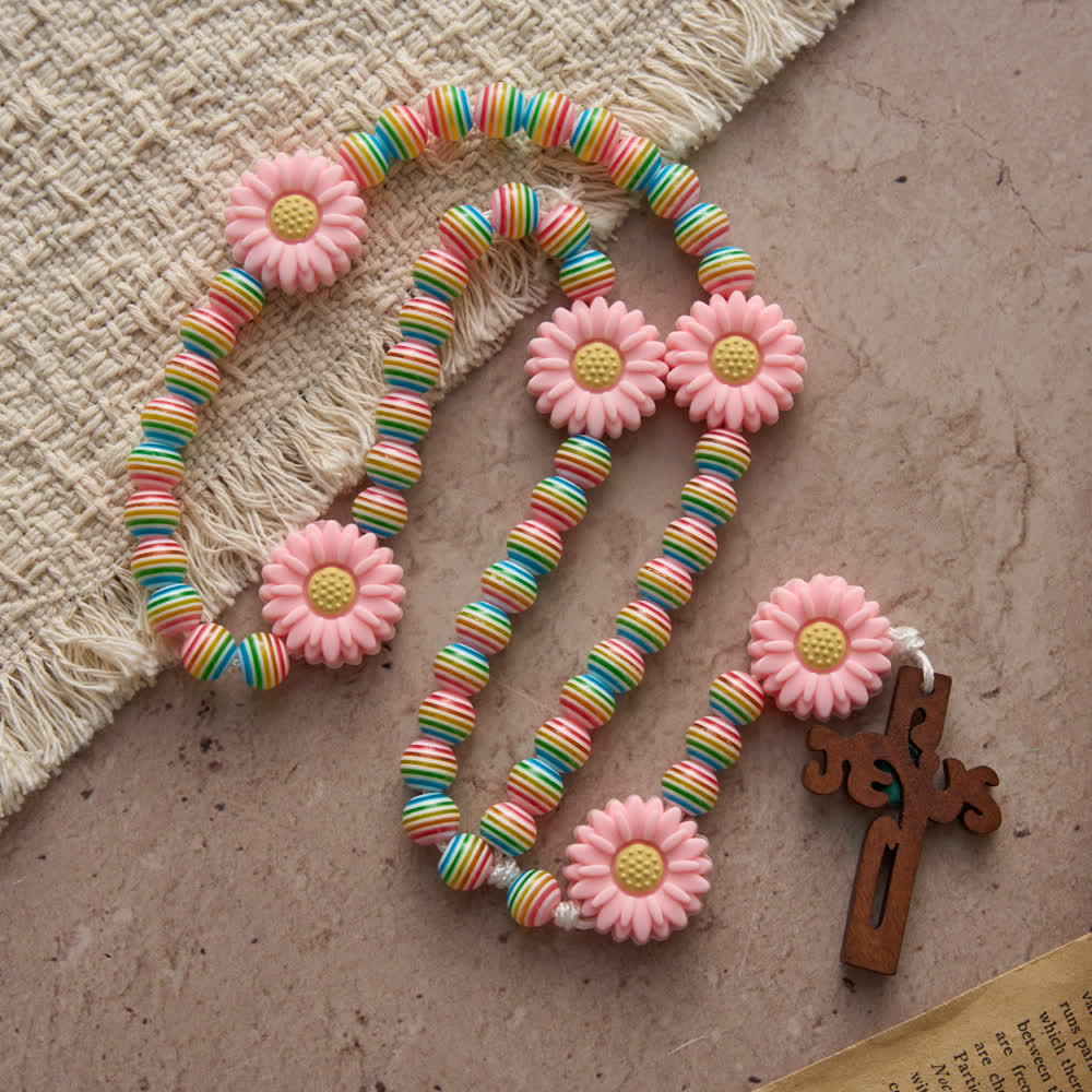 Christianartworkshop Rosenkranz mit zarten Pastellfarbenen Regenbogenstreifen, rosa Gänseblümchen und Kinder-Glaubensaccessoire - image 3