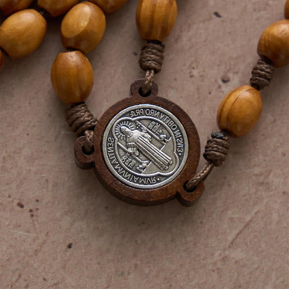 Christianartworkshop Traditioneller, rustikaler, ovaler Rosenkranz aus Holz mit 15 Gesätzen und einem Mittelstück des Heiligen Benedikt. - image 7