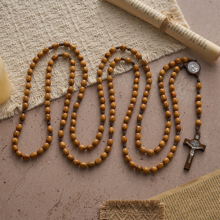 Christianartworkshop Traditioneller, rustikaler, ovaler Rosenkranz aus Holz mit 15 Gesätzen und einem Mittelstück des Heiligen Benedikt. - image 4
