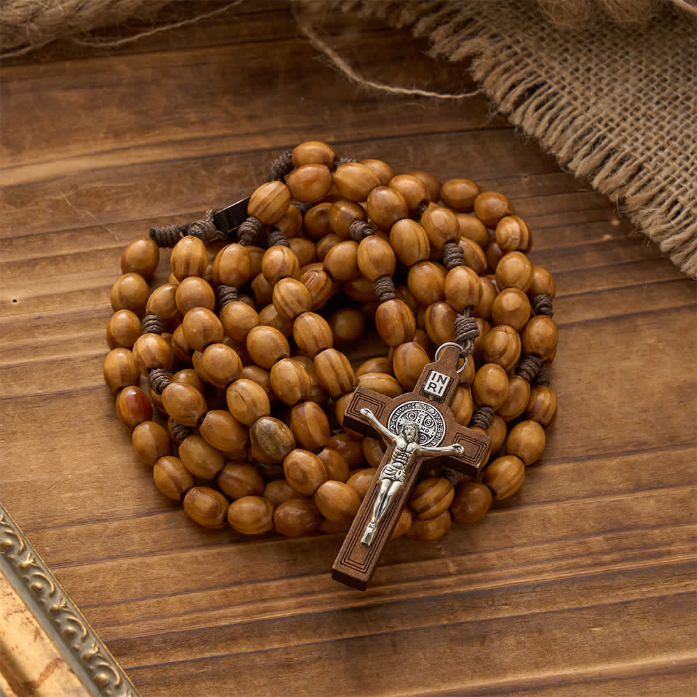 Christianartworkshop Traditioneller, rustikaler, ovaler Rosenkranz aus Holz mit 15 Gesätzen und einem Mittelstück des Heiligen Benedikt. - image 2