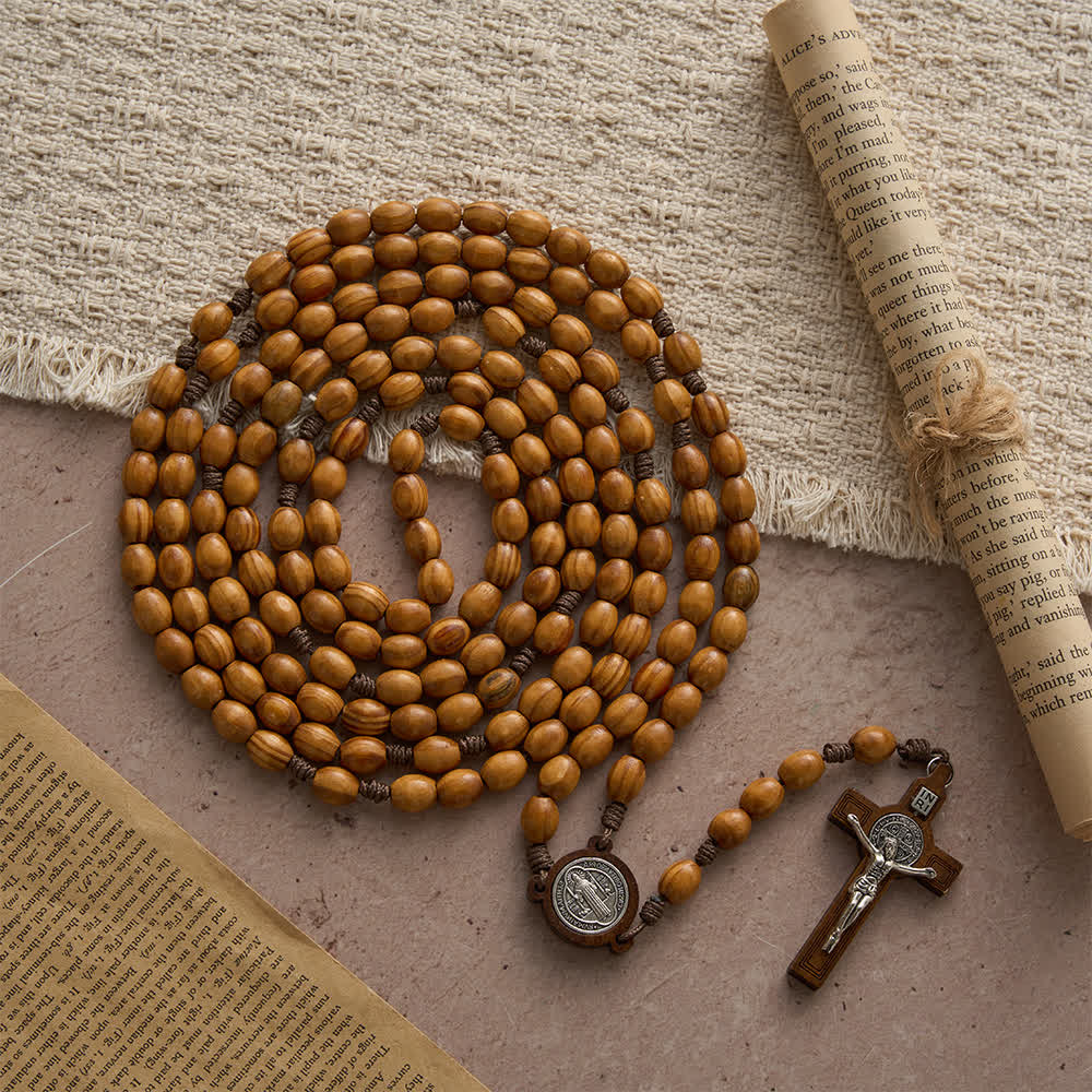 Christianartworkshop Traditioneller, rustikaler, ovaler Rosenkranz aus Holz mit 15 Gesätzen und einem Mittelstück des Heiligen Benedikt. - Rosenkranz aus 15 Gesätzen - image 0