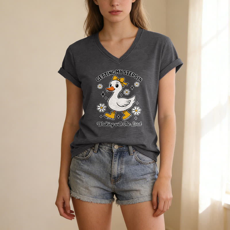 Christianartworkshop Meine Schritte sammeln – Walking With The Lord Cartoon Duck Daisy Casual V-Neck T-Shirt - image 5