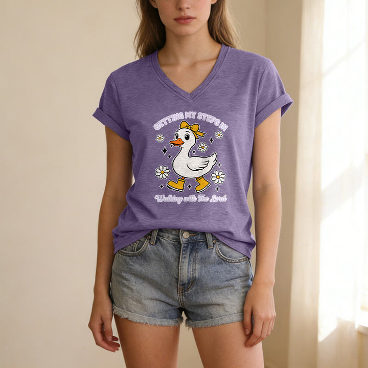 Christianartworkshop Meine Schritte sammeln – Walking With The Lord Cartoon Duck Daisy Casual V-Neck T-Shirt - image 1