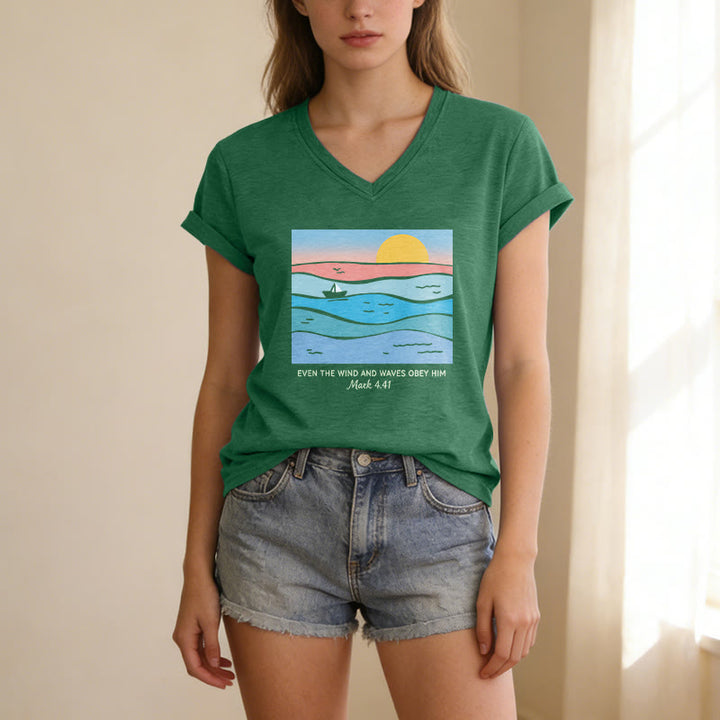 Christianartworkshop Sogar Wind und Wellen gehorchen ihm (Markus 4,41). Lässiges T-Shirt mit V-Ausschnitt und Ozean-Sonnenuntergangsmotiv. - image 23
