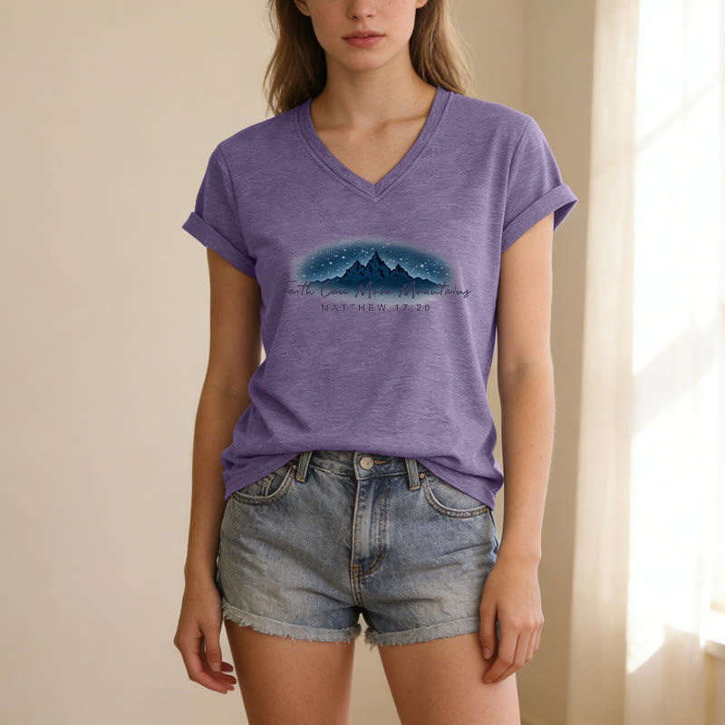 Christianartworkshop Glaube kann Berge versetzen (Matthäus 17,20) – Sternenberg-Grafik, lässiges V-Ausschnitt-T-Shirt - image 9