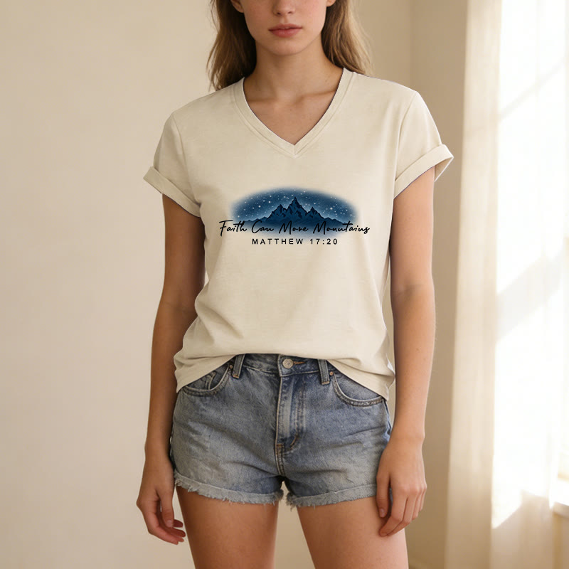 Christianartworkshop Glaube kann Berge versetzen (Matthäus 17,20) – Sternenberg-Grafik, lässiges V-Ausschnitt-T-Shirt - image 3