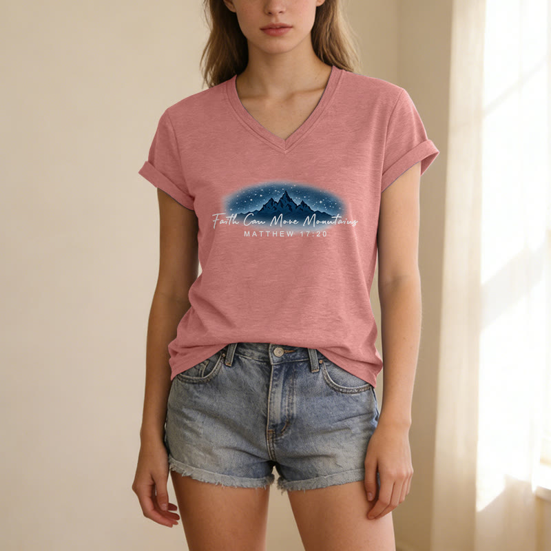 Christianartworkshop Glaube kann Berge versetzen (Matthäus 17,20) – Sternenberg-Grafik, lässiges V-Ausschnitt-T-Shirt - image 13
