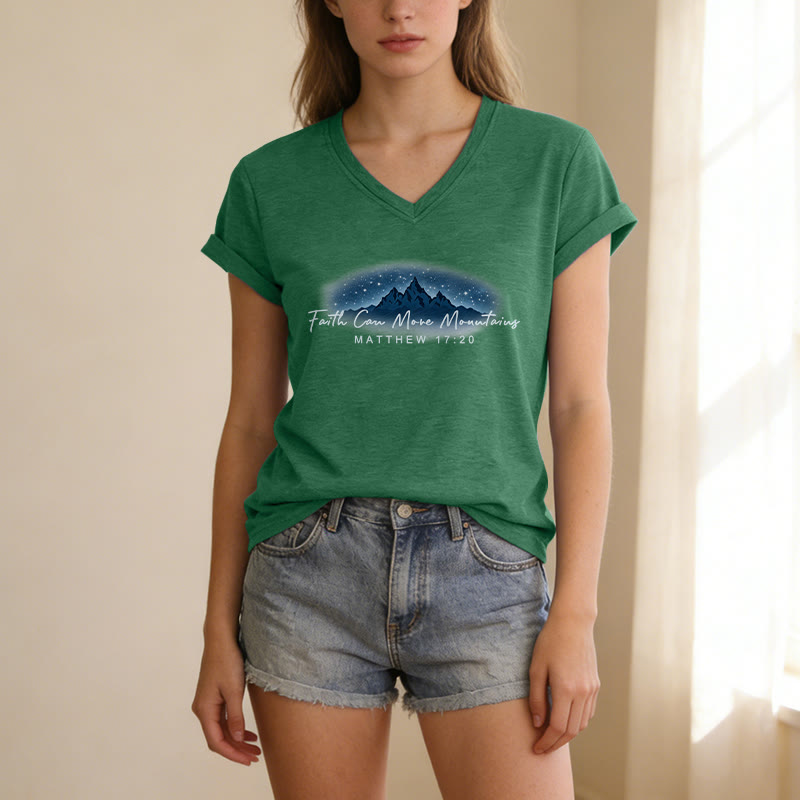 Christianartworkshop Glaube kann Berge versetzen (Matthäus 17,20) – Sternenberg-Grafik, lässiges V-Ausschnitt-T-Shirt - image 25