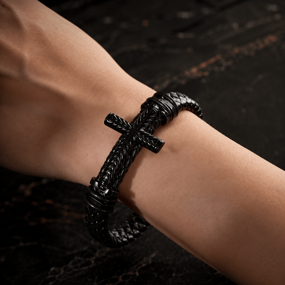 Christianartworkshop 4-farbiges geflochtenes Lederarmband mit Kreuz und geprägten Details: Ein Symbol unerschütterlichen Glaubens - image 5