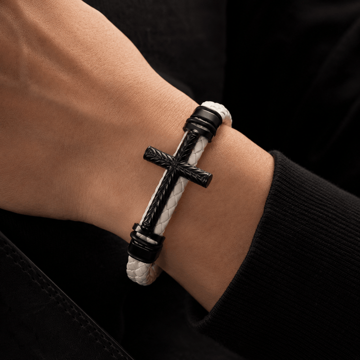 Christianartworkshop 4-farbiges geflochtenes Lederarmband mit Kreuz und geprägten Details: Ein Symbol unerschütterlichen Glaubens - image 7