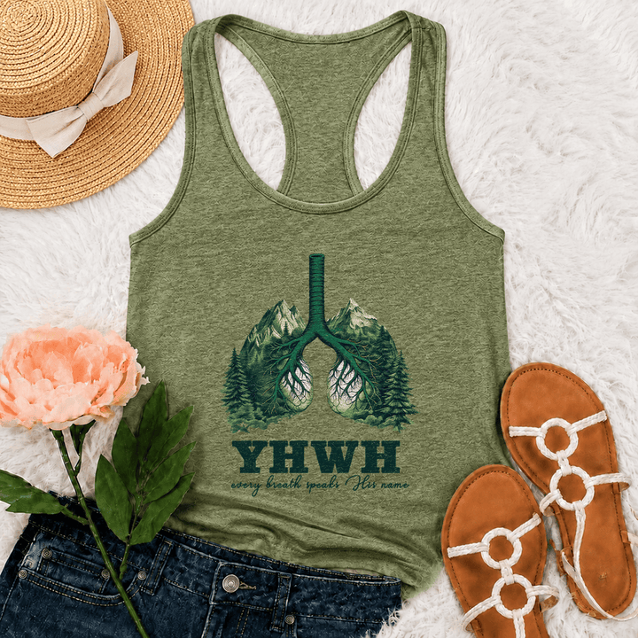 Christianartworkshop YHWH Jeder Atemzug spricht seinen Namen Racerback Tanktop - Olivgrün - 2XL - image 0