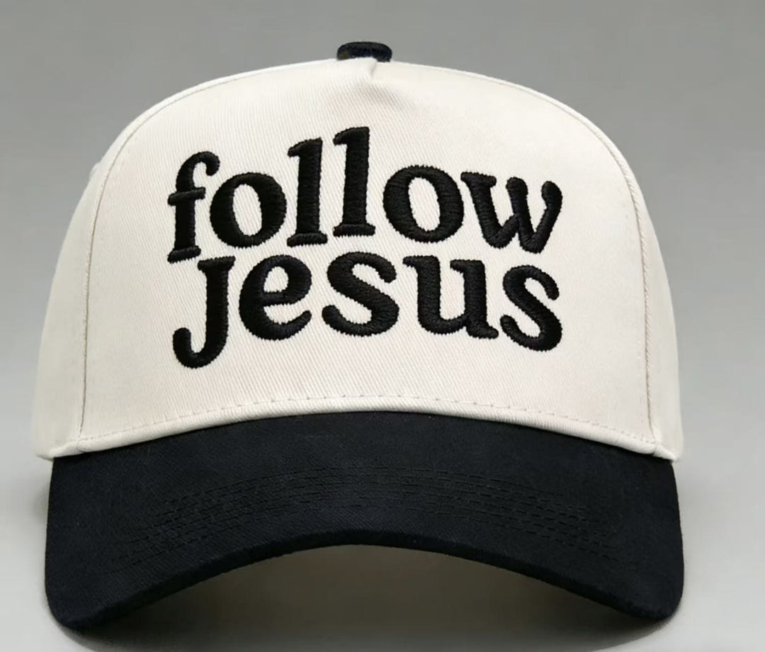 Christianartworkshop Zweifarbige Unisex-Baseballkappe mit gebogenem Schirm und Stickerei „Folge Jesus“. - Schwarz - image 0