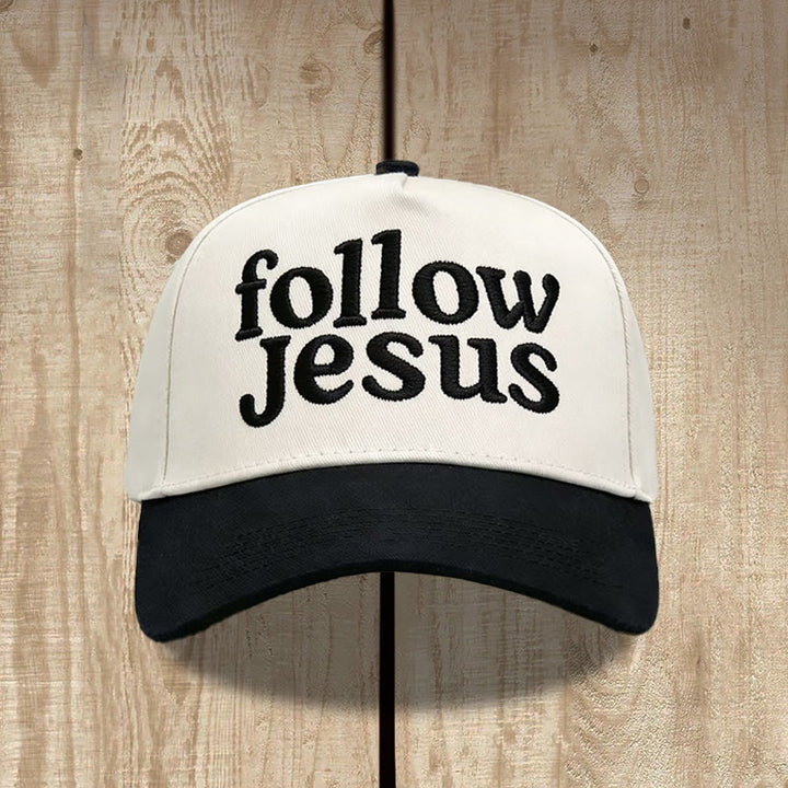 Christianartworkshop Zweifarbige Unisex-Baseballkappe mit gebogenem Schirm und Stickerei „Folge Jesus“. - image 1