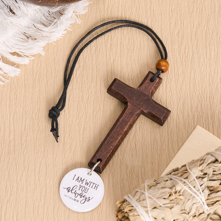 Christianartworkshop Klassisches, geschnitztes Kreuz aus Massivholz mit NFC-Funktion und Matthäus 28,20-Vers als Smart-Car-Anhänger - image 3