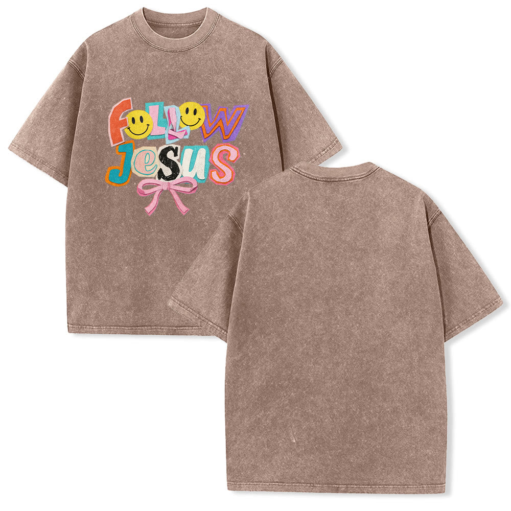 Christianartworkshop Folge Jesus – Lächeln, Schleife, Farbblock-Schriftzug, gewaschenes Unisex-T-Shirt - Braun - 5XL - image 13