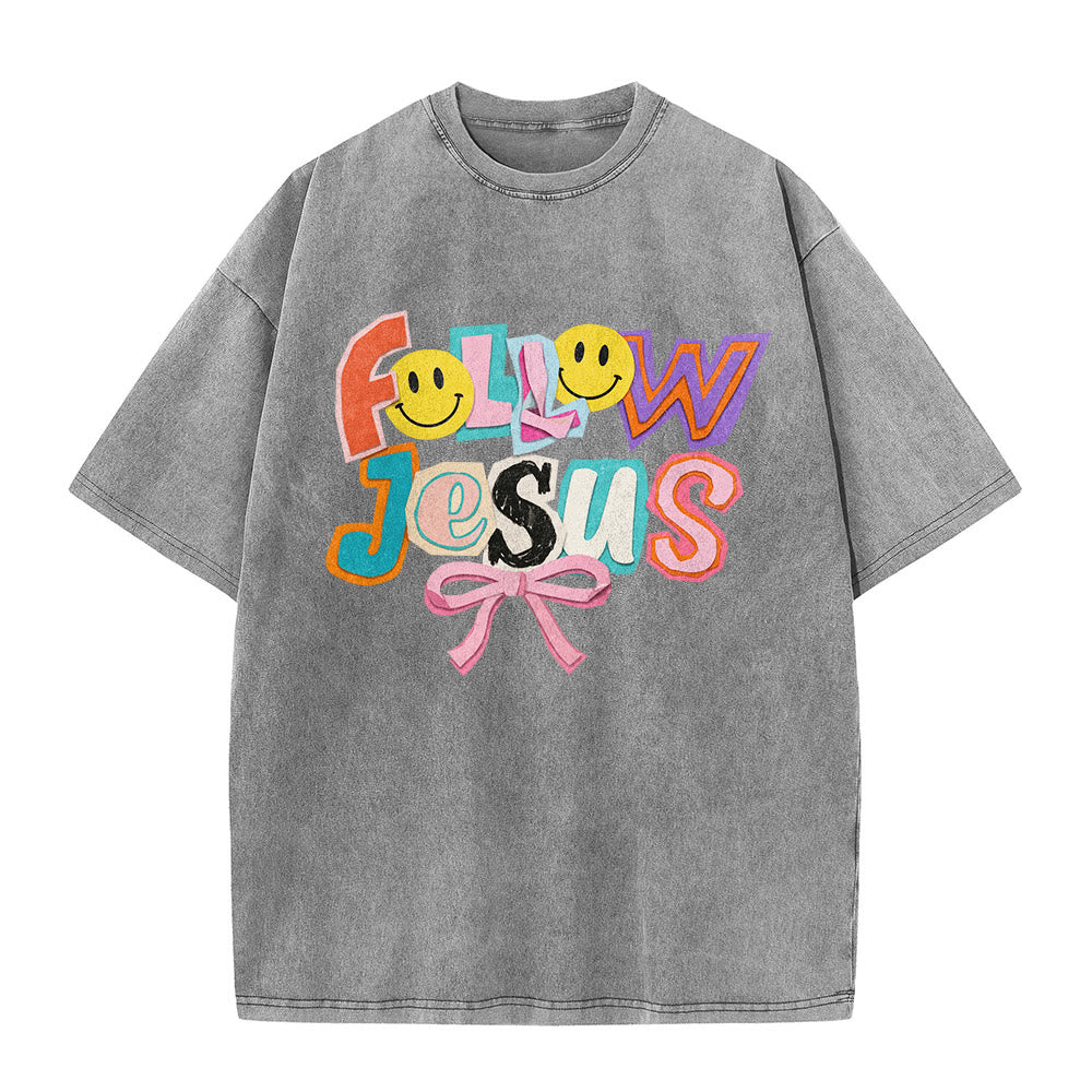 Christianartworkshop Folge Jesus – Lächeln, Schleife, Farbblock-Schriftzug, gewaschenes Unisex-T-Shirt - image 5