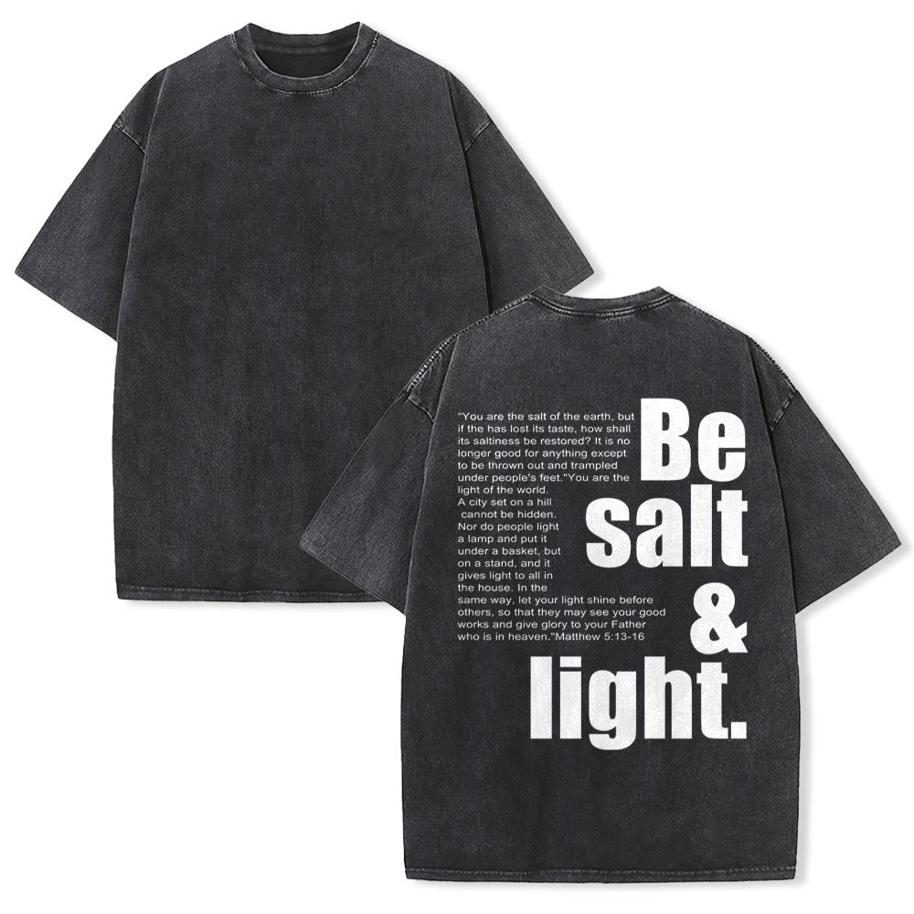 Christianartworkshop Kontrastreiches, groß-kleines Schriftbild mit Bibelvers „Salz und Licht“ auf der Rückseite, gewaschenes Unisex-T-Shirt - Schwarz - 5XL - image 7