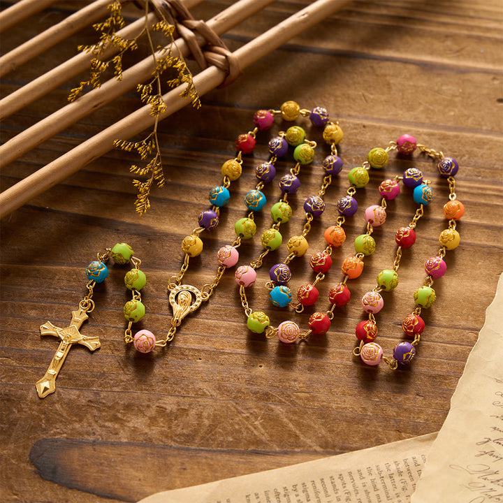 Christianartworkshop Rosenkranz mit vergoldeter, geprägter Rosenblüte und Kreuzanhänger: Symbol der erblühenden göttlichen Barmherzigkeit - image 1