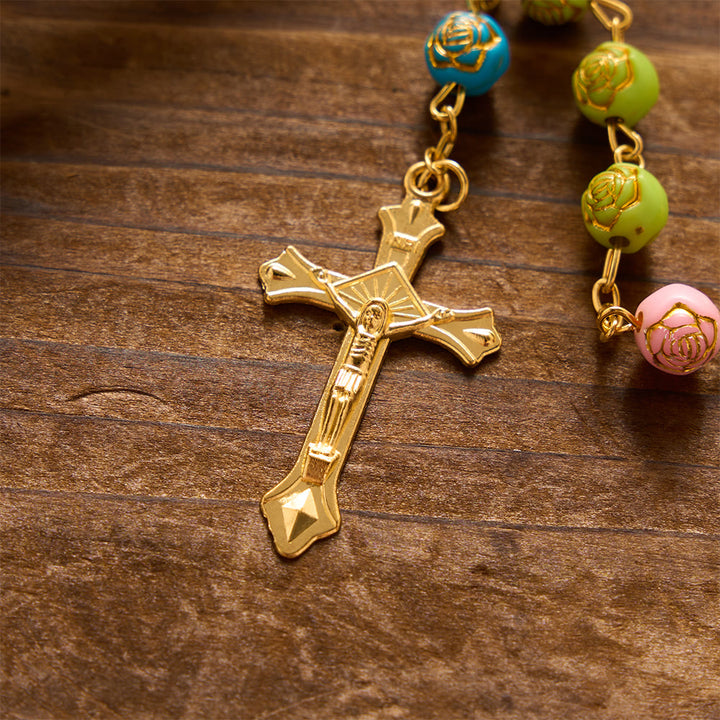 Christianartworkshop Rosenkranz mit vergoldeter, geprägter Rosenblüte und Kreuzanhänger: Symbol der erblühenden göttlichen Barmherzigkeit - image 4
