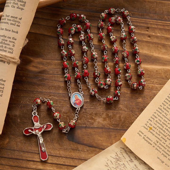 Christianartworkshop Mehrfarbiger Rosenkranz mit floralem Cloisonné-Emaillekreuz und Marienmotiv: Symbol lebendiger, schützender göttlicher Gnade - Rot - image 13