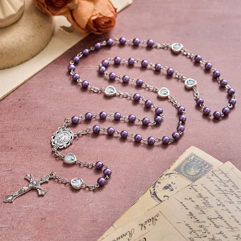 Christianartworkshop Mehrfarbiger, glänzender, perlmuttfarbener Rosenkranz mit Herz und Heiligenporträt: Symbol des sanften himmlischen Schutzes - Lila - image 0