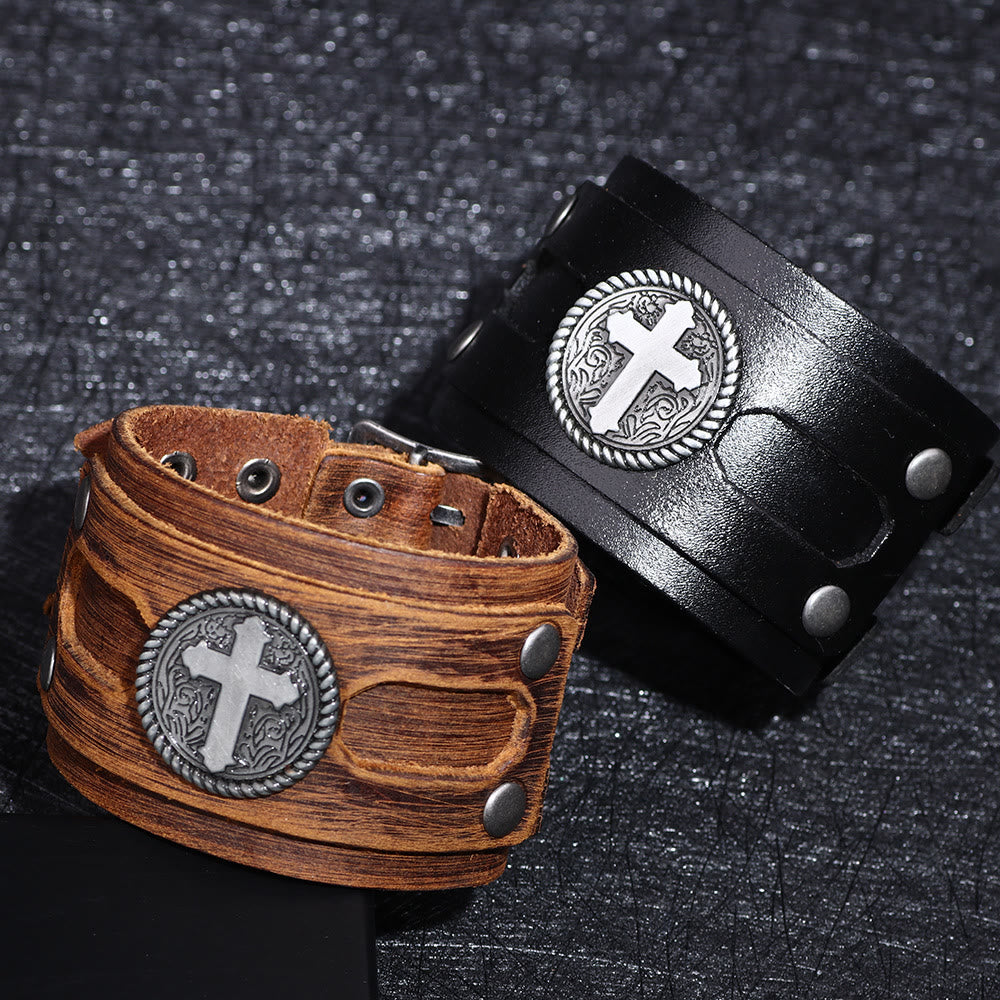 Christianartworkshop Vintage Lederarmband mit breitem Schaft und geprägtem Kreuzmedaillon: Symbol für bodenständige, standhafte Anmut - image 0