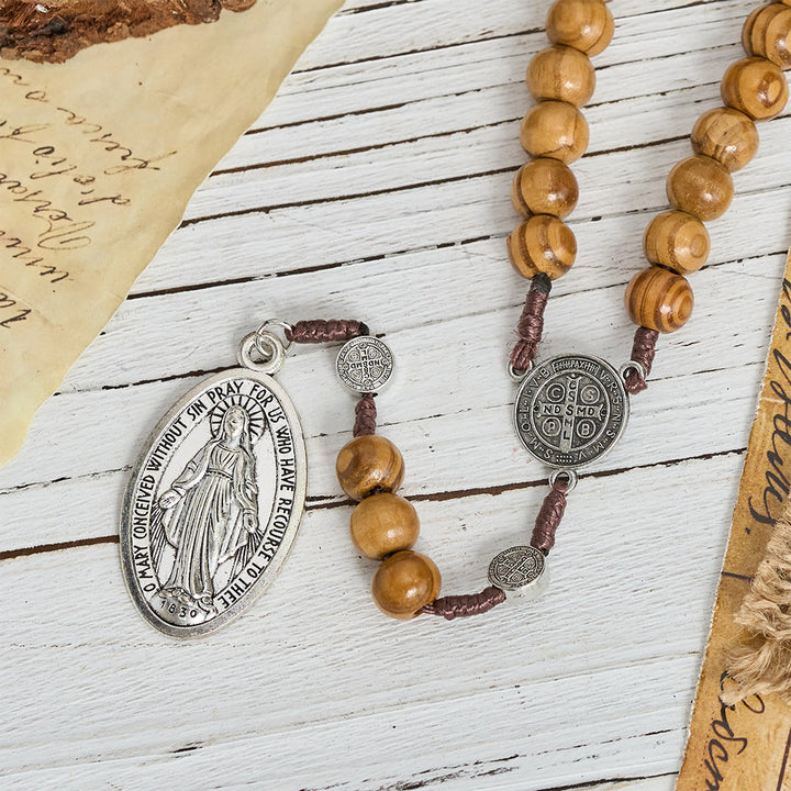 Christianartworkshop Rosenkranz aus naturbelassenem Holz mit Anhänger für den Heiligen Benedikt / die Muttergottes / Fingerrosenkranz - image 7