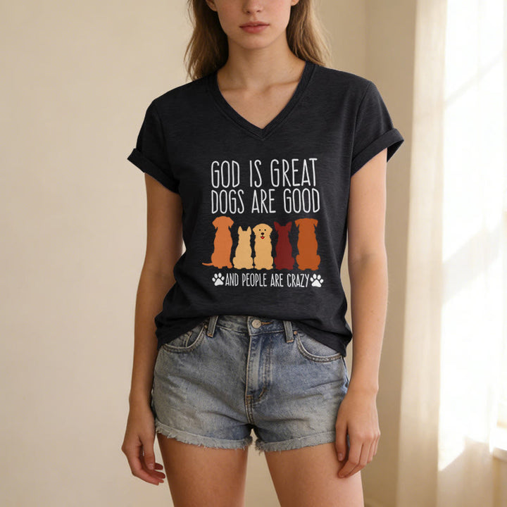 Christianartworkshop Gott ist groß, Hunde sind gut – mehrfarbiges T-Shirt mit Hunde-Silhouette und Pfotenabdruck-Grafik auf lässigem V-Ausschnitt - image 15