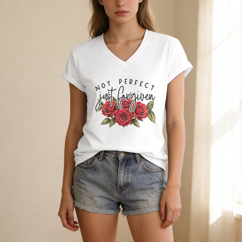 Christianartworkshop Nicht perfekt, nur vergeben – Rosenstrauß mit zweifarbiger Schriftart, floralem Glaubensmotiv, lässiges V-Ausschnitt-T-Shirt - image 21