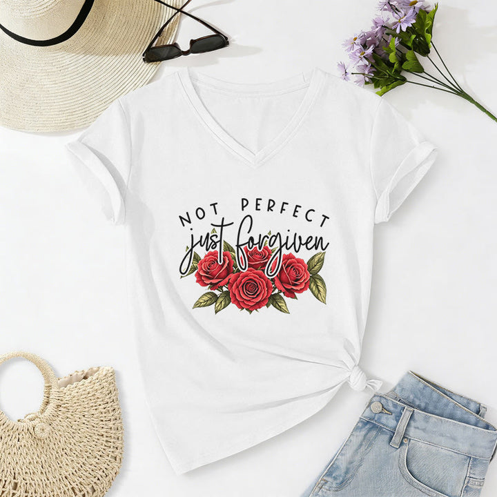 Christianartworkshop Nicht perfekt, nur vergeben – Rosenstrauß mit zweifarbiger Schriftart, floralem Glaubensmotiv, lässiges V-Ausschnitt-T-Shirt - Weiß - 2XL - image 20