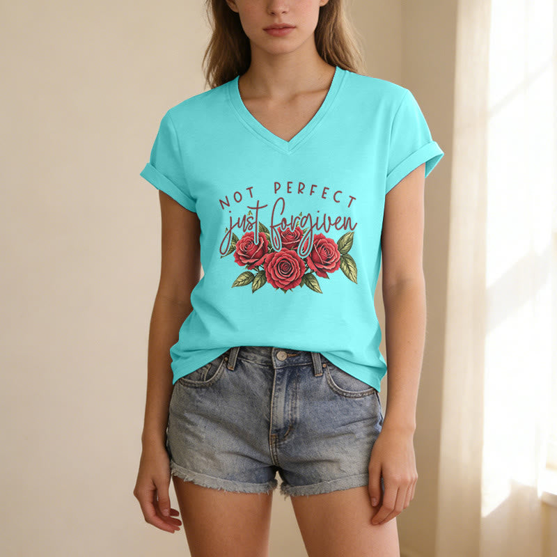 Christianartworkshop Nicht perfekt, nur vergeben – Rosenstrauß mit zweifarbiger Schriftart, floralem Glaubensmotiv, lässiges V-Ausschnitt-T-Shirt - image 23
