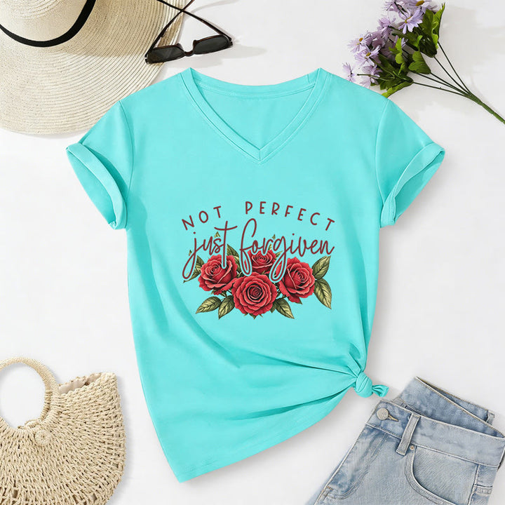 Christianartworkshop Nicht perfekt, nur vergeben – Rosenstrauß mit zweifarbiger Schriftart, floralem Glaubensmotiv, lässiges V-Ausschnitt-T-Shirt - Himmelblau - 2XL - image 22
