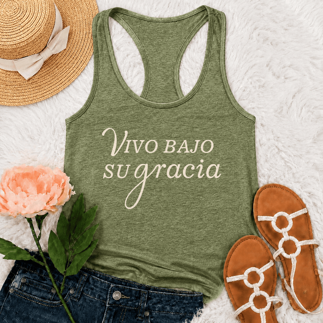 Christianartworkshop Tanktop mit schlichtem spanischem Schriftzug „Gottesdienst“ und Racerback-Rückenausschnitt - Olivgrün - 2XL - image 12