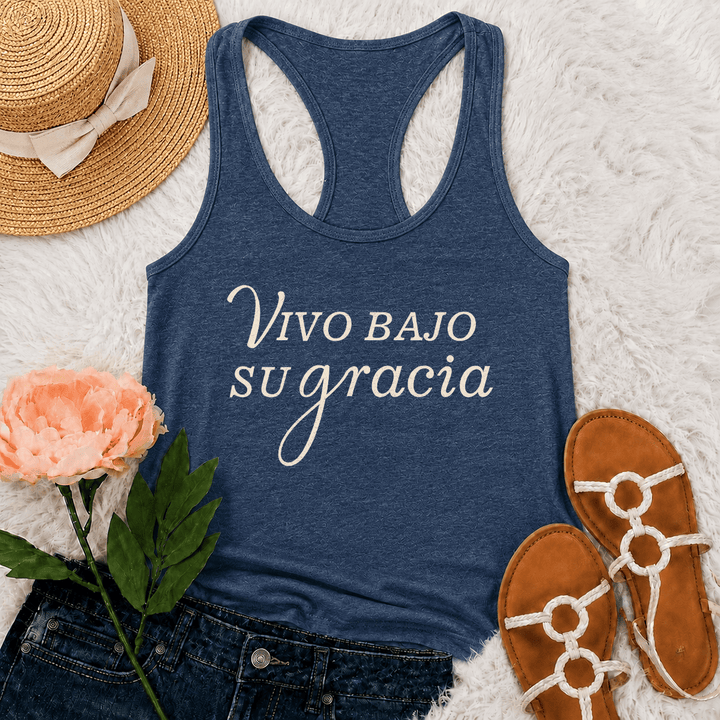 Christianartworkshop Tanktop mit schlichtem spanischem Schriftzug „Gottesdienst“ und Racerback-Rückenausschnitt - Marineblau - 2XL - image 9