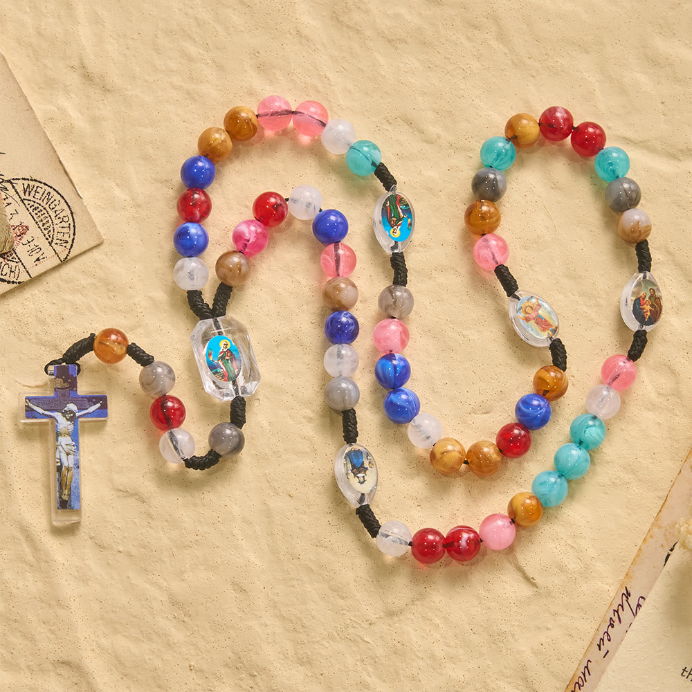 Christianartworkshop Rosenkranz aus mehrfarbigem, spiralförmigem Harzperlen-Knotenband mit Anhänger „Unsere Liebe Frau“ und INRI-Kreuz - image 1