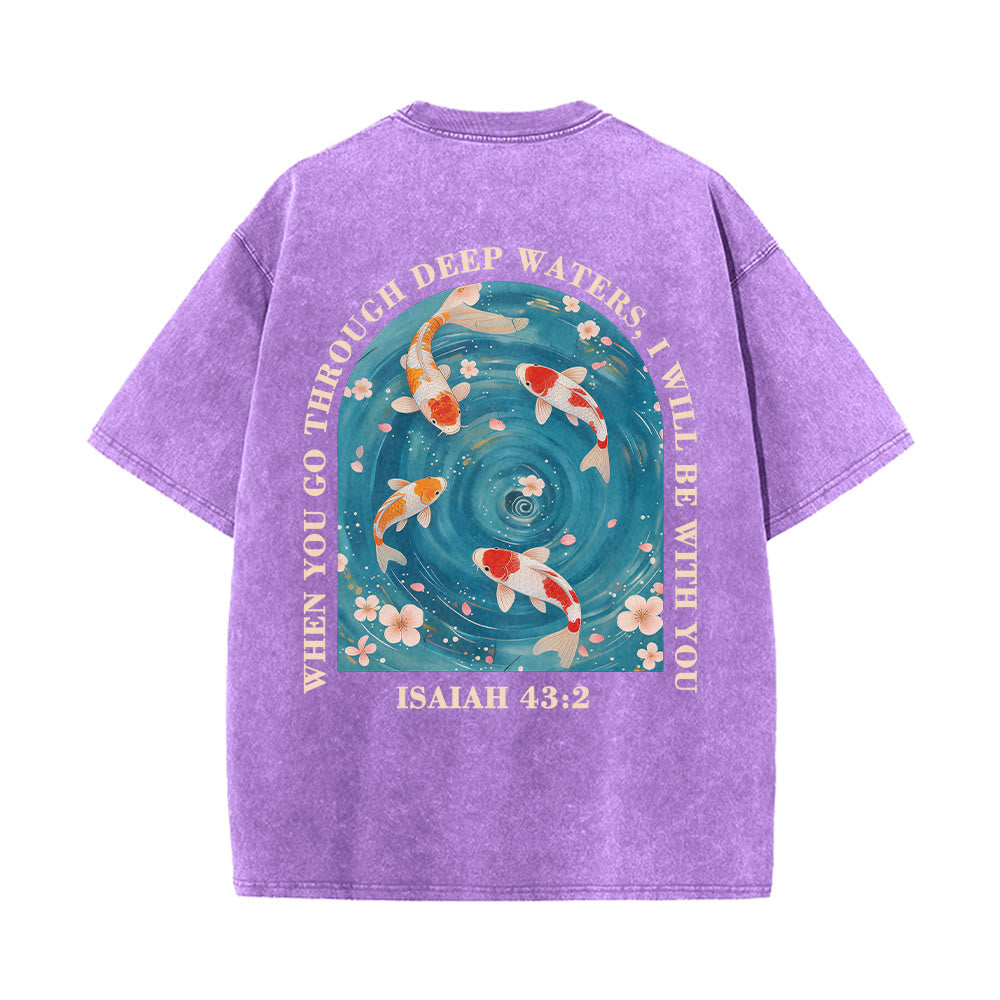 Christianartworkshop Gebogener Bogen, Schriftzug Jesaja 43,2, Orientalisches Koi-Blumenarrangement, Doppelseitiges, gewaschenes Unisex-T-Shirt mit Glaubensmotiv - image 8