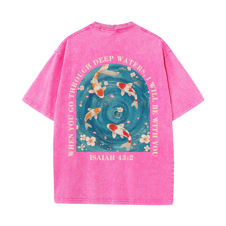 Christianartworkshop Gebogener Bogen, Schriftzug Jesaja 43,2, Orientalisches Koi-Blumenarrangement, Doppelseitiges, gewaschenes Unisex-T-Shirt mit Glaubensmotiv - image 14